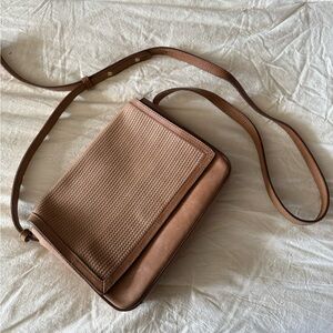 Nisolo Clara Crossbody - Almond